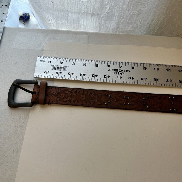 Levi Straus Signature Belt Women Size Large Brown Leather Buckle Studs 34 in - Picture 3 of 10